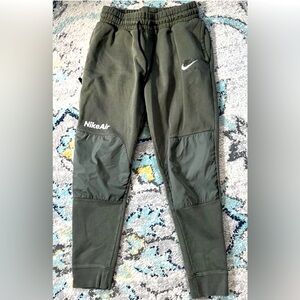 Nike Tech Joggers